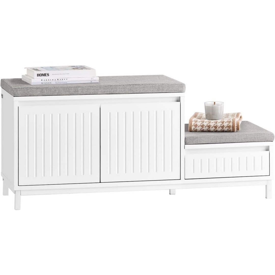 Materiau contemporain, coffre de rangement gris clair en panneau de particules